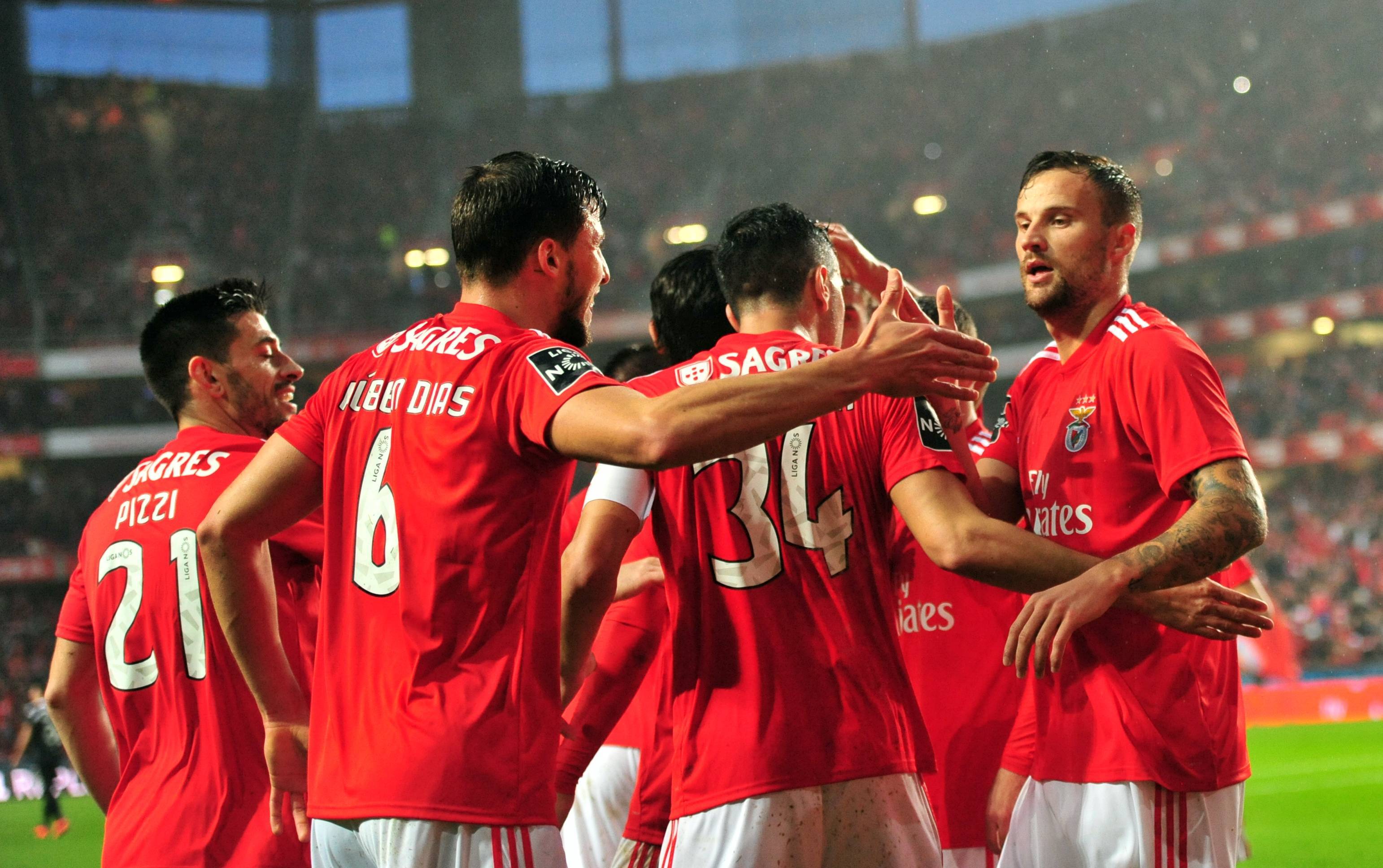 本菲卡开场5分钟连进两球，阿森纳防线形同虚设！的简单介绍